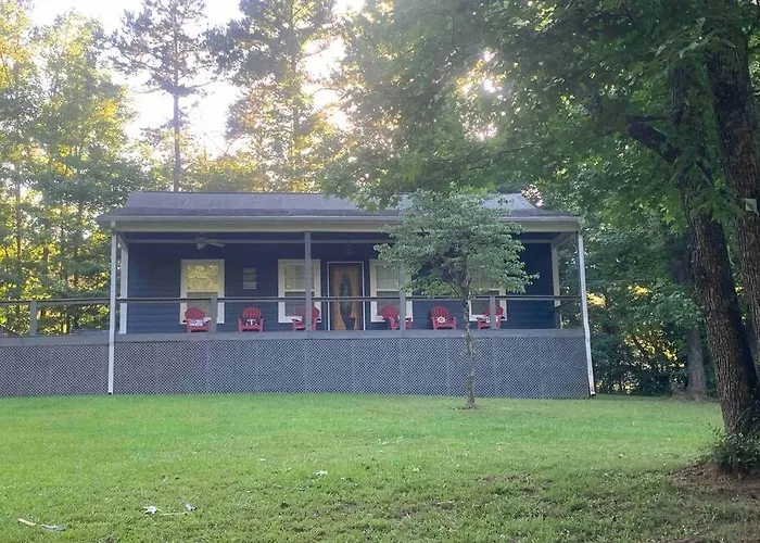 Charming And Comfy Cabin In The Heart Of Pickwick!