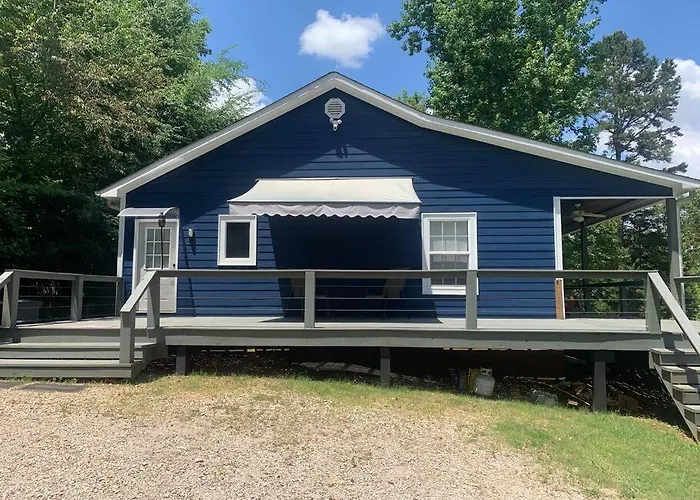 Charming And Comfy Cabin In The Heart Of Pickwick!