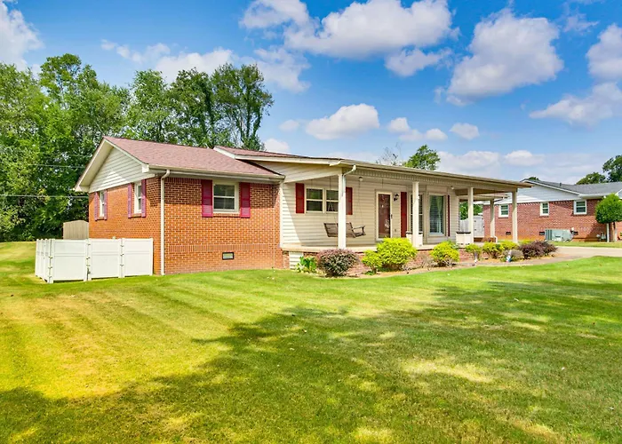 Florence Family Home W/ Dog-Friendly Yard