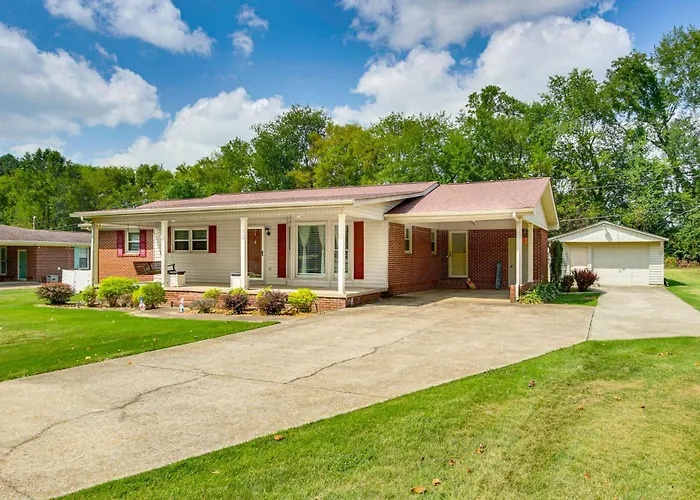 Florence Family Home W/ Dog-Friendly Yard