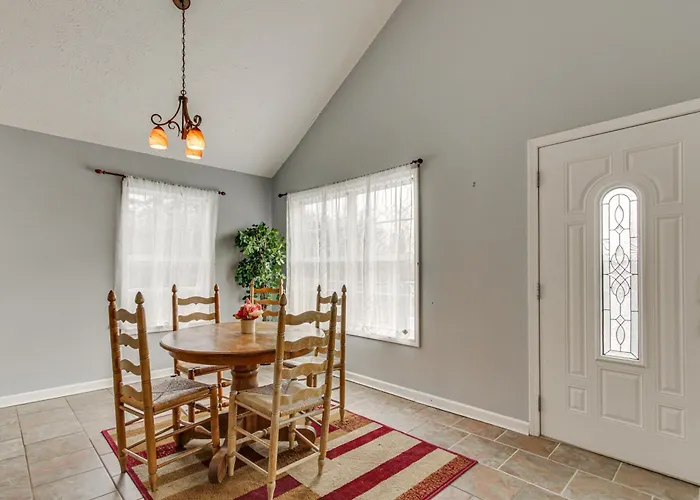 Near Tennessee River! Pet-Friendly Family Cottage!