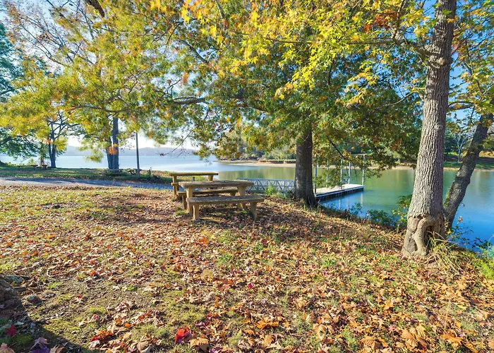 Waterloo Home: Walk To Pickwick Lake Fishing Pier!